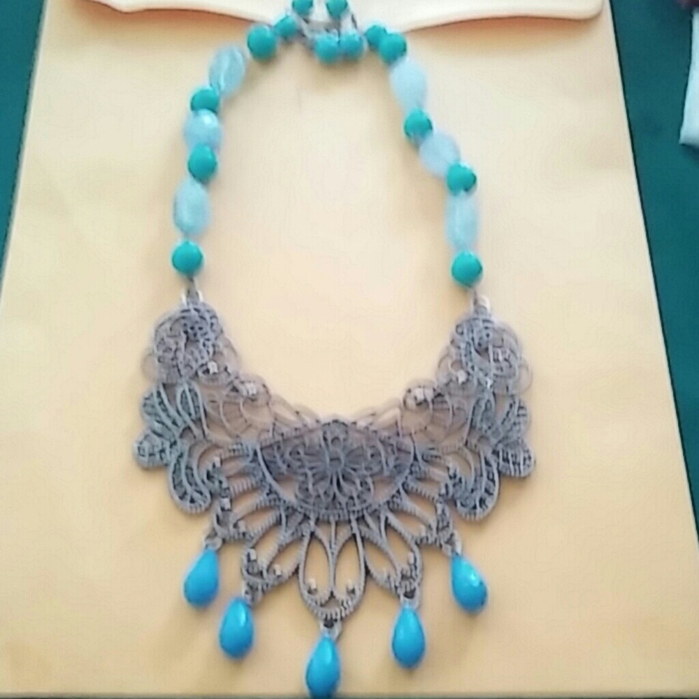 Necklace & earrings set